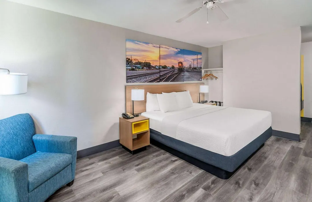 Days Inn By Wyndham Lamar-1