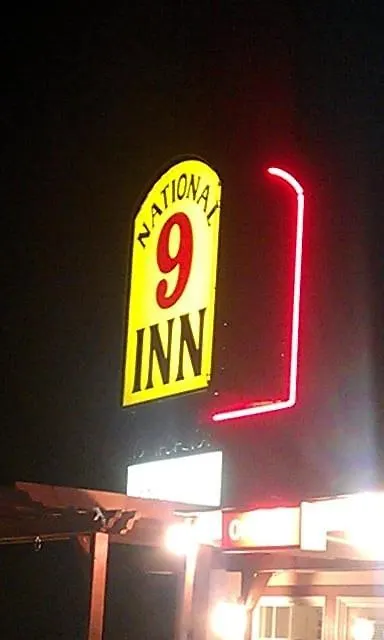 National 9 Inn-1