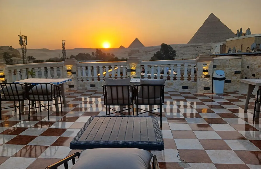 Royal Pyramids Inn-1