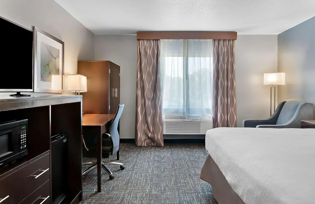 Best Western Plus Flint Airport Inn & Suites-1