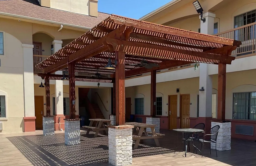 Days Inn By Wyndham Humble/Houston Intercontinental Airport-1