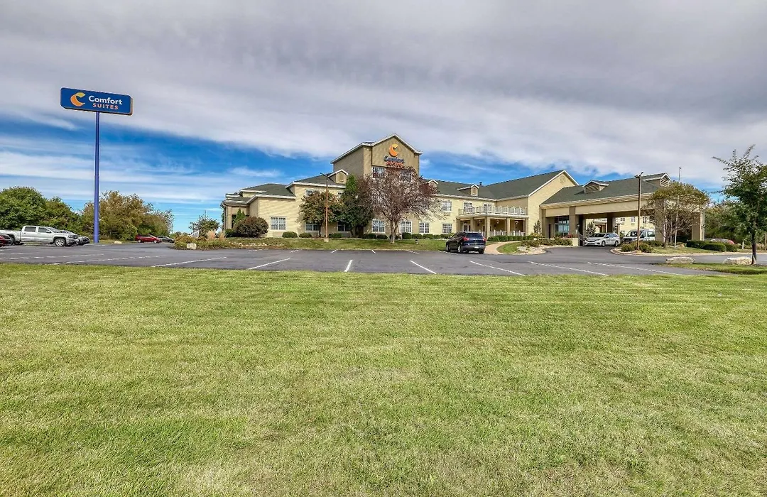 Comfort Suites Appleton Airport-1