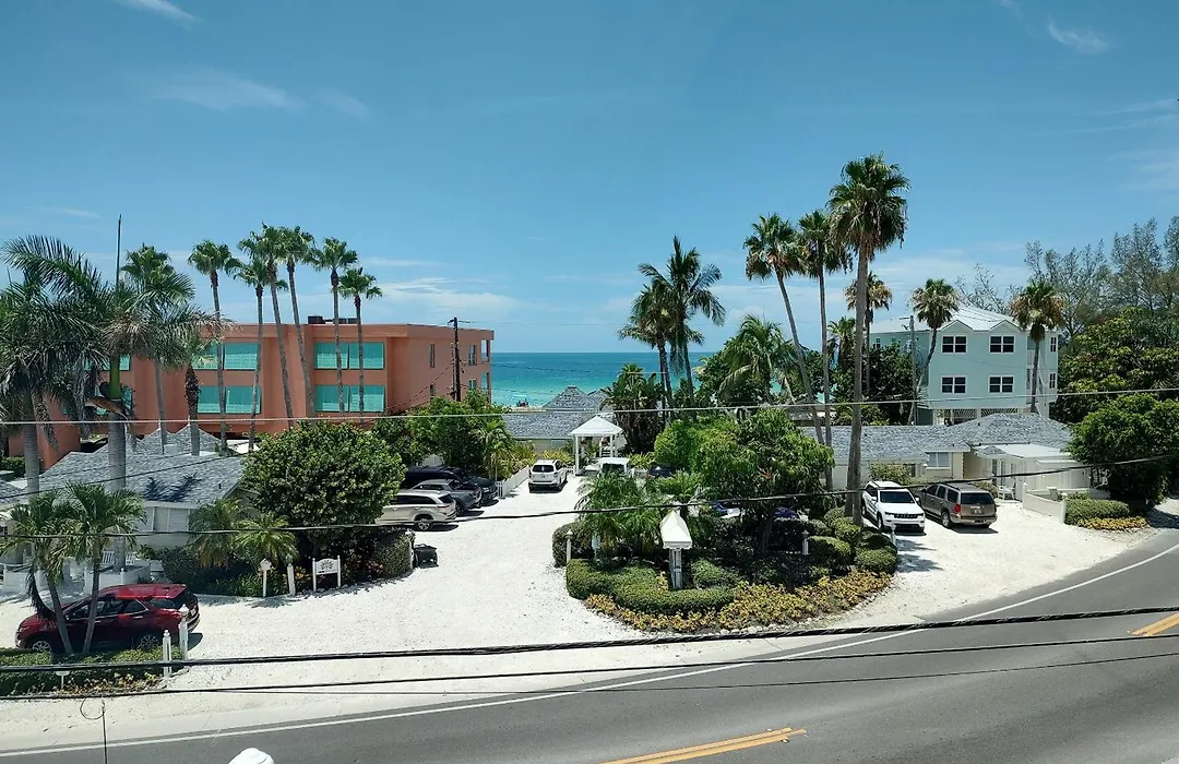Bungalow Beach Resort-1