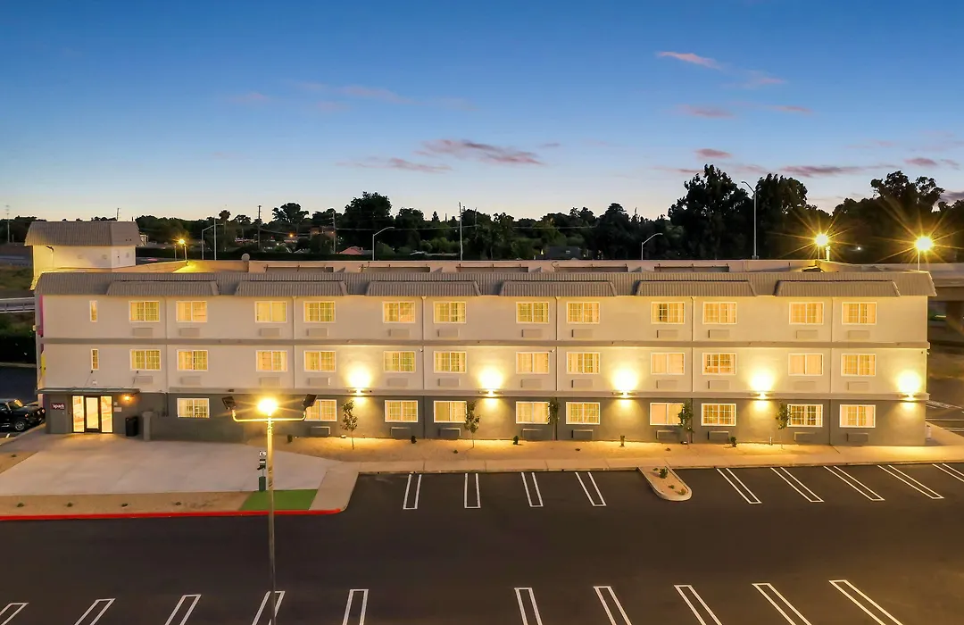 Spark By Hilton Modesto-1