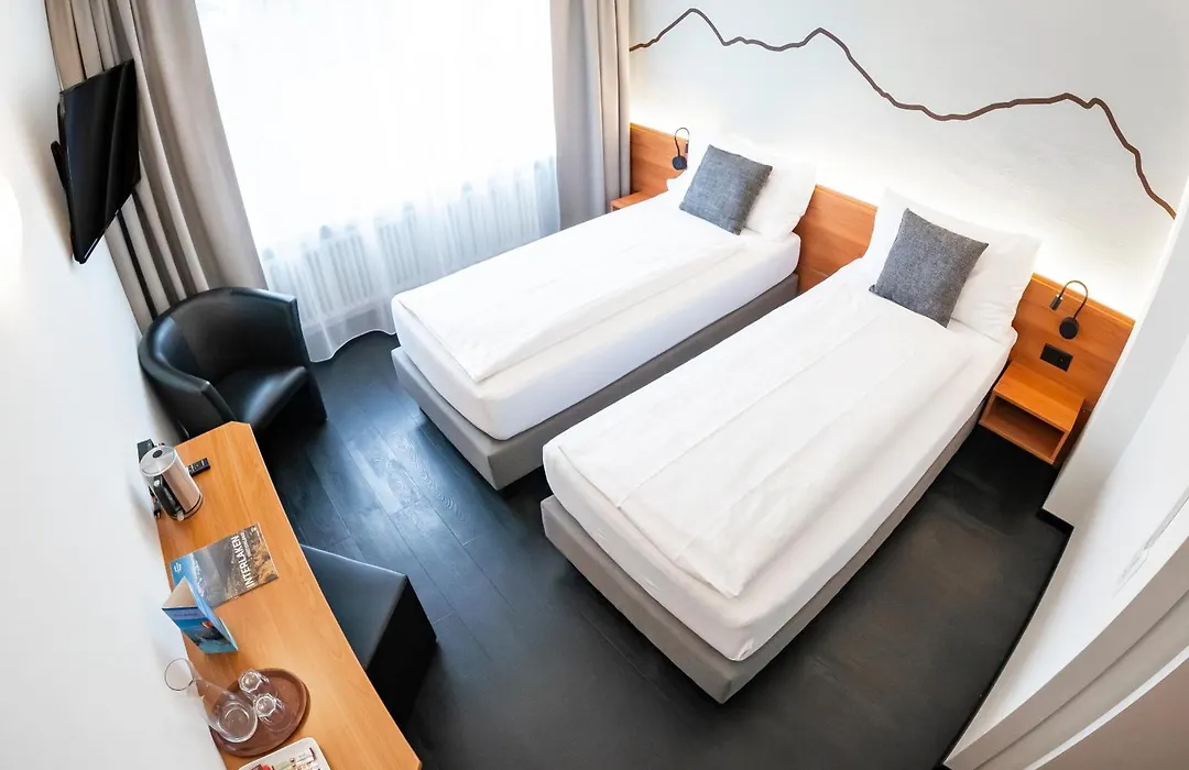Hotel Merkur - West Station-1