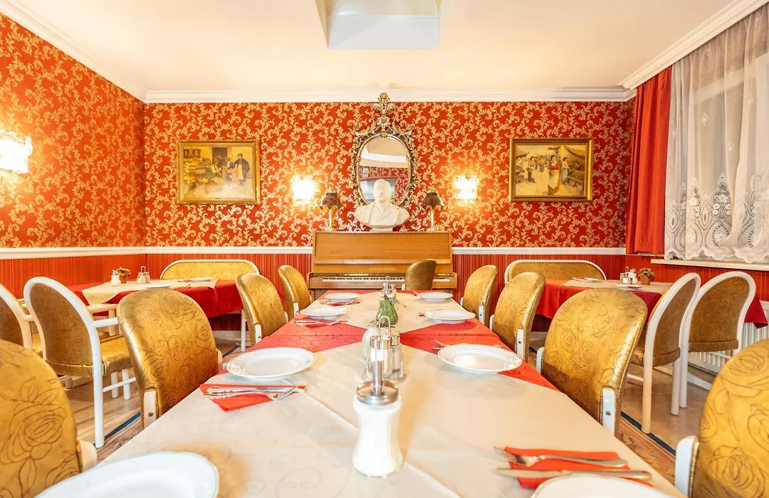 Hotel Urania-1