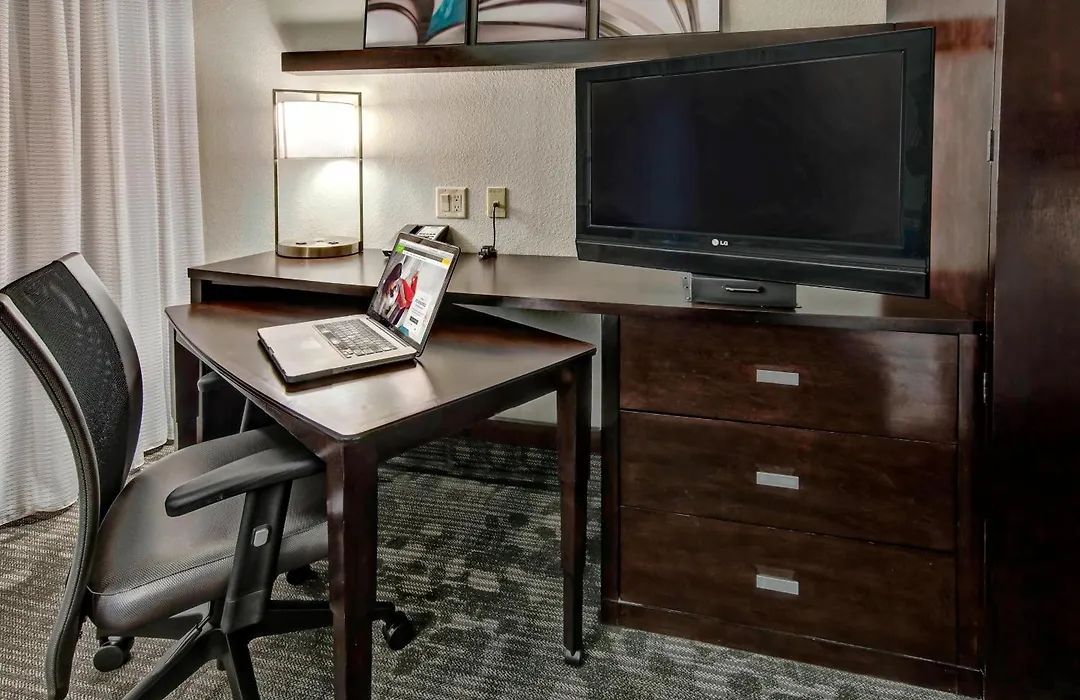 Courtyard By Marriott Midland-1