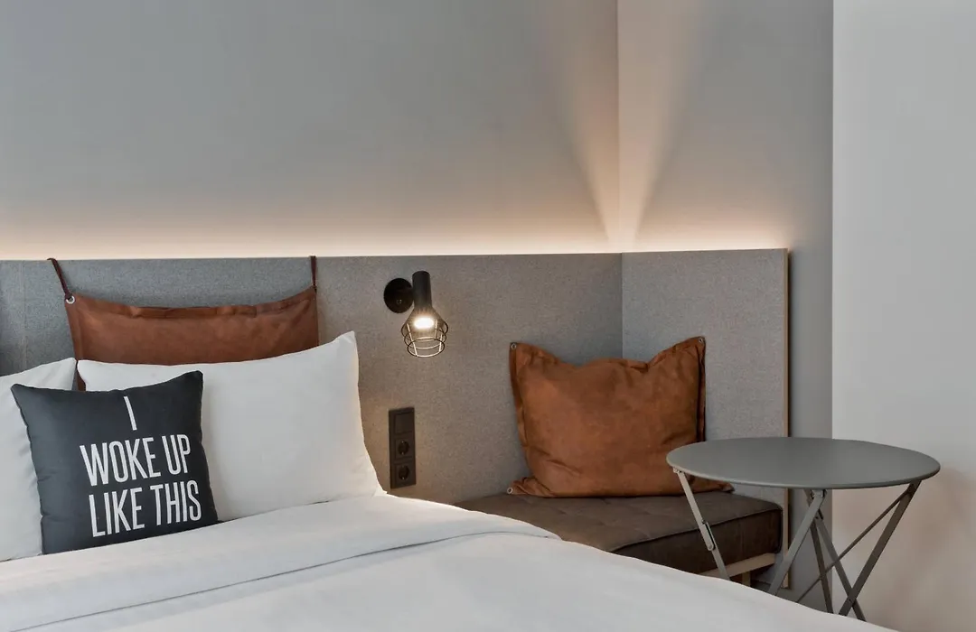 Moxy Frankfurt City Center-1