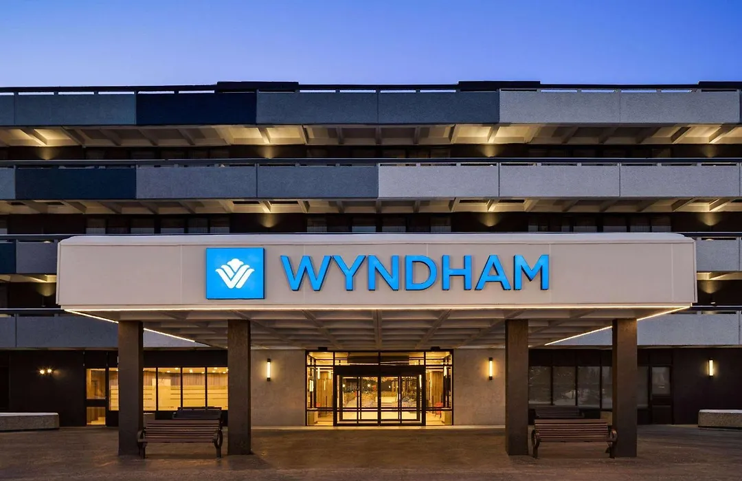 Wyndham Edmonton Hotel And Conference Centre-1