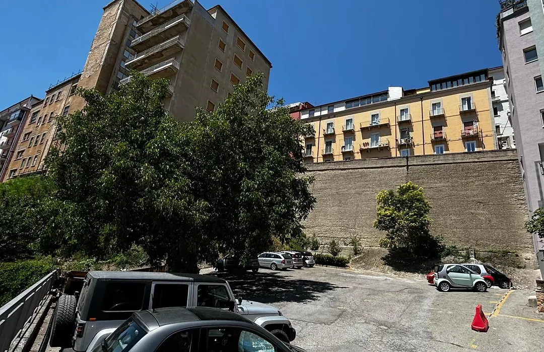 Alloggio in Centro Città con Parcheggio Privato e WIFI-1