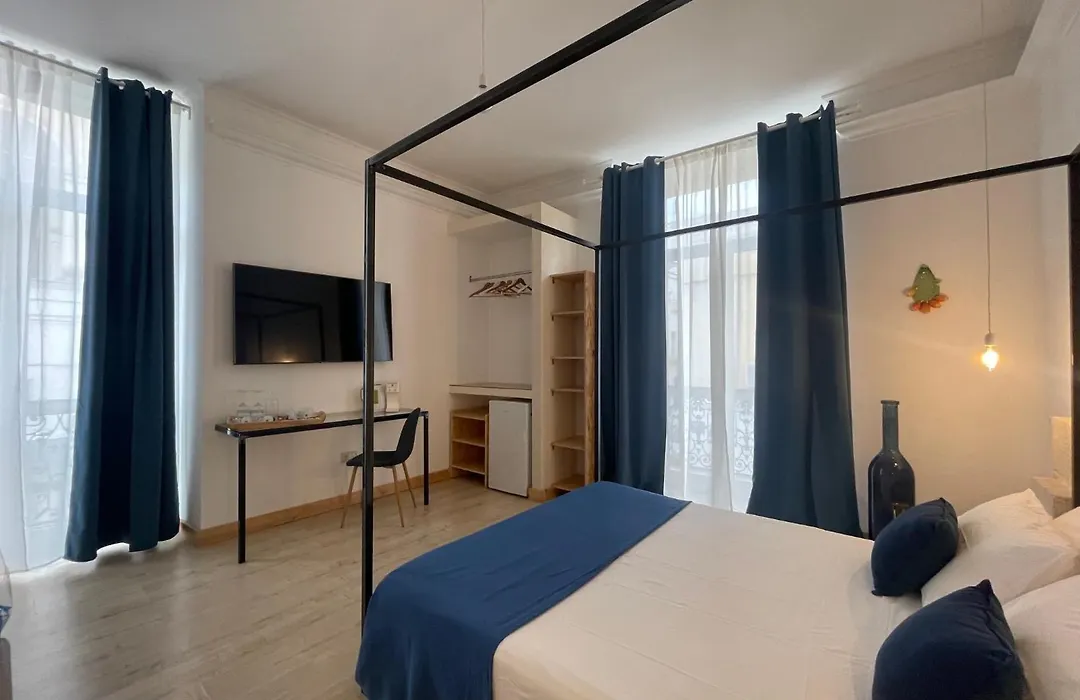Casa Manfredi D'Angiò-1