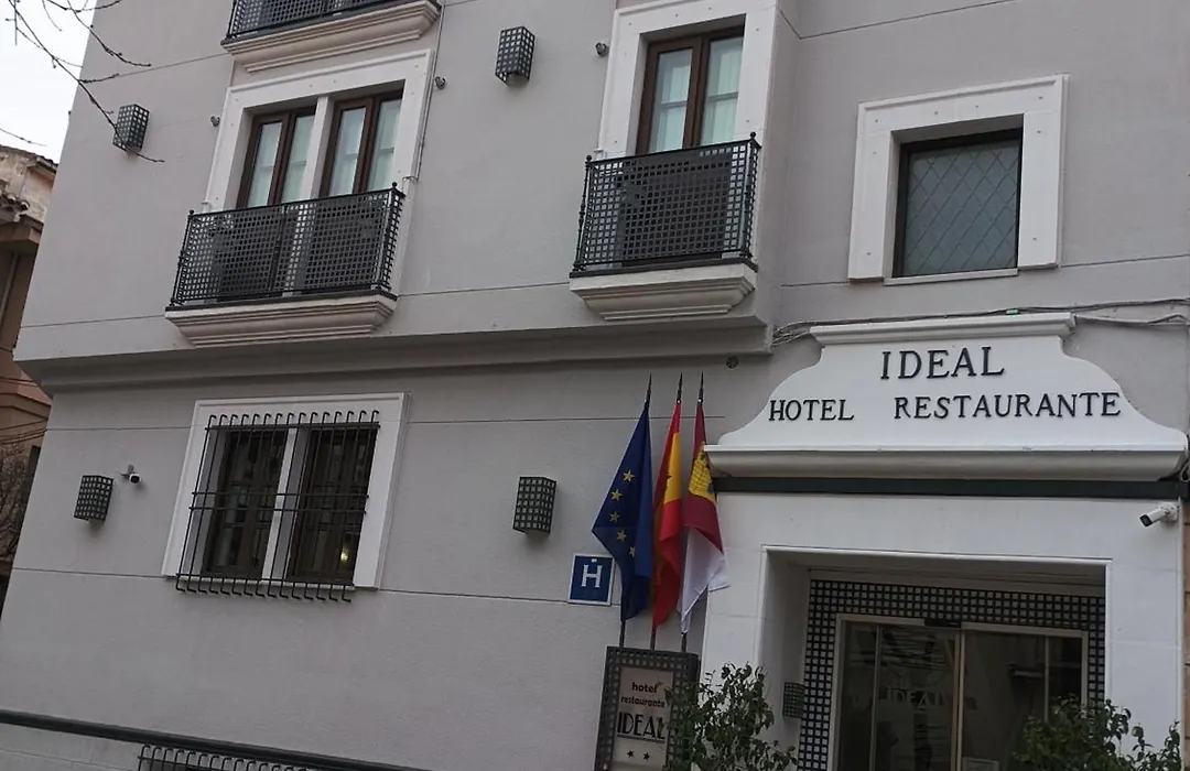 Hotel Ideal-1