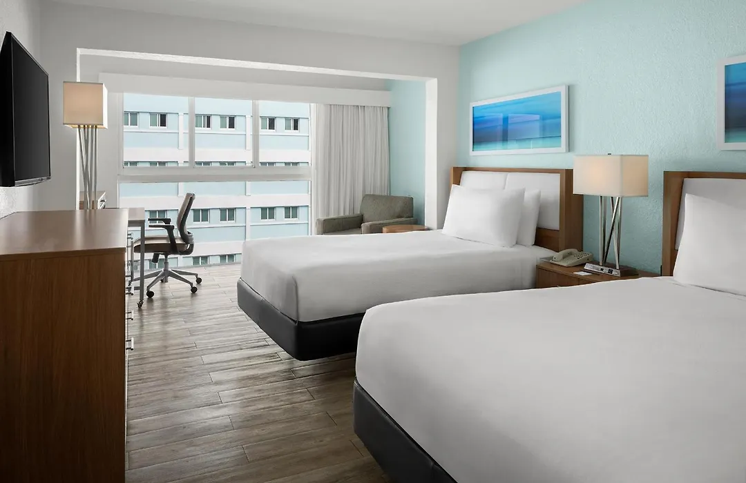 Courtyard By Marriott Nassau Downtown/Junkanoo Beach-1