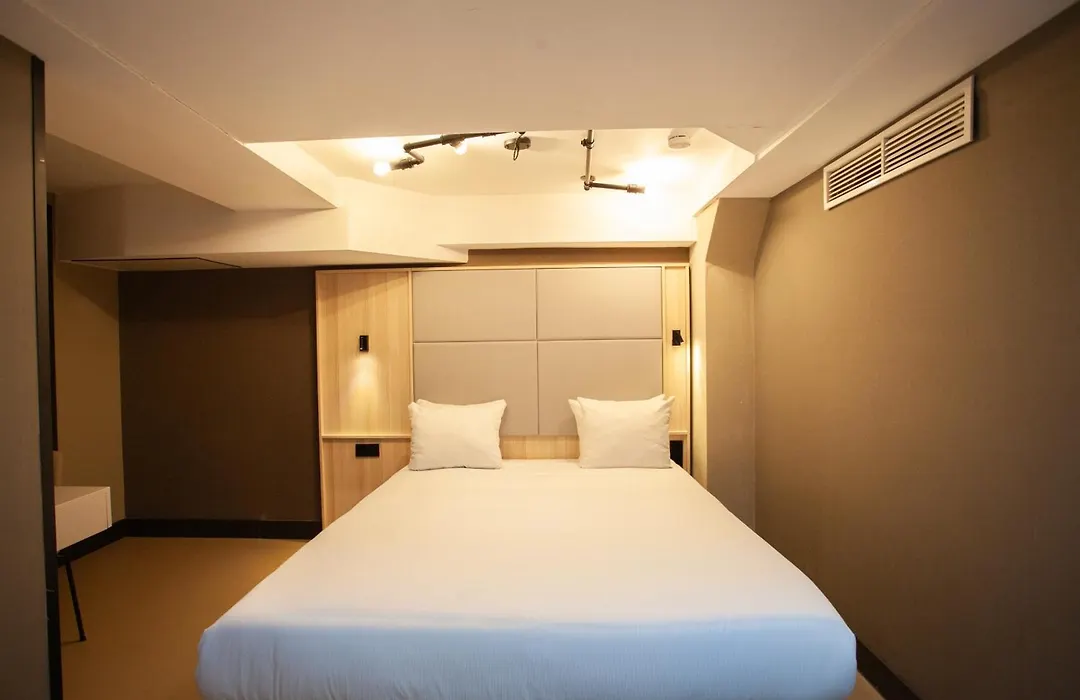 The Alfred Hotel-1