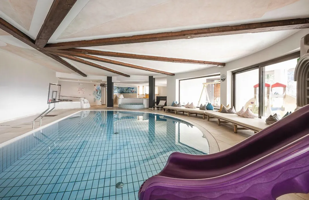 Schenna Resort-1