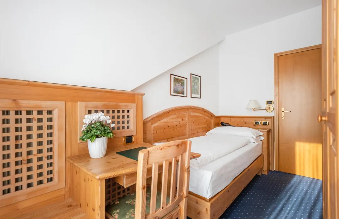 Hotel Lucia-1
