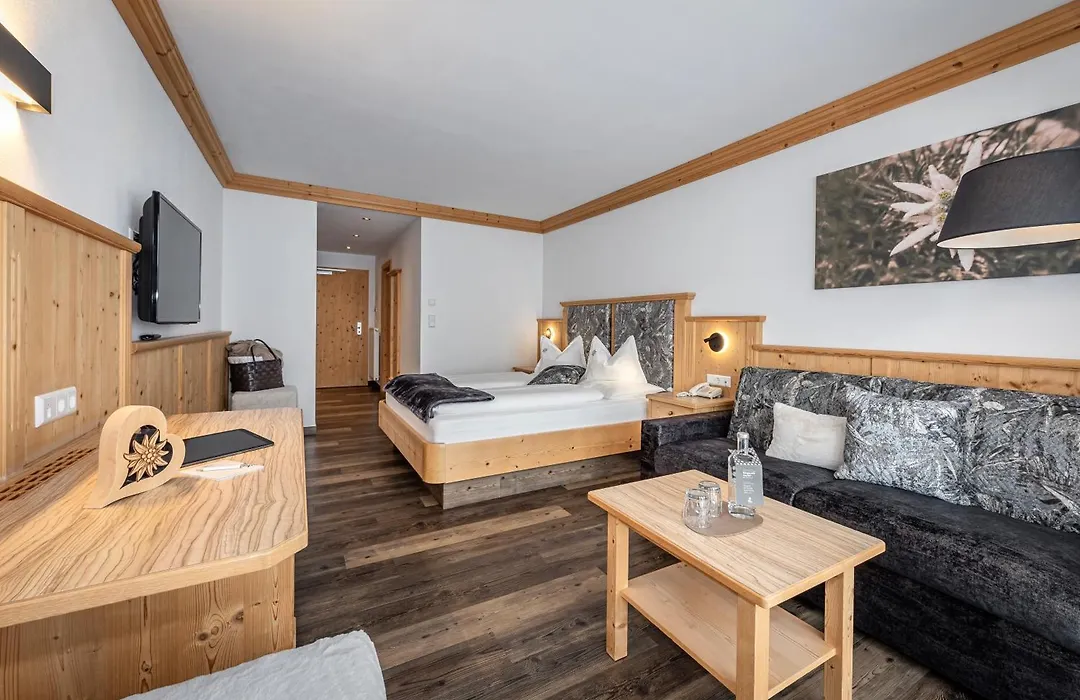Hotel Edelweiss-1