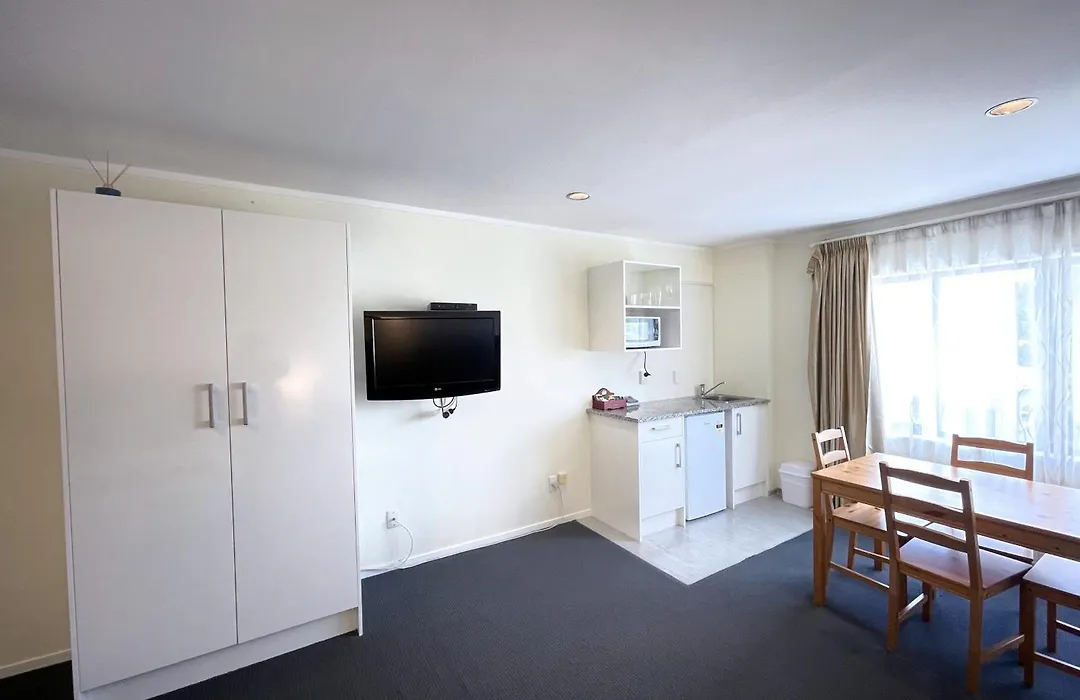 Royal Park Lodge-1