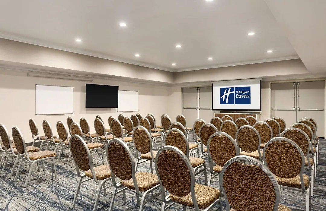 Holiday Inn Express & Suites Bakersfield Central By Ihg-1