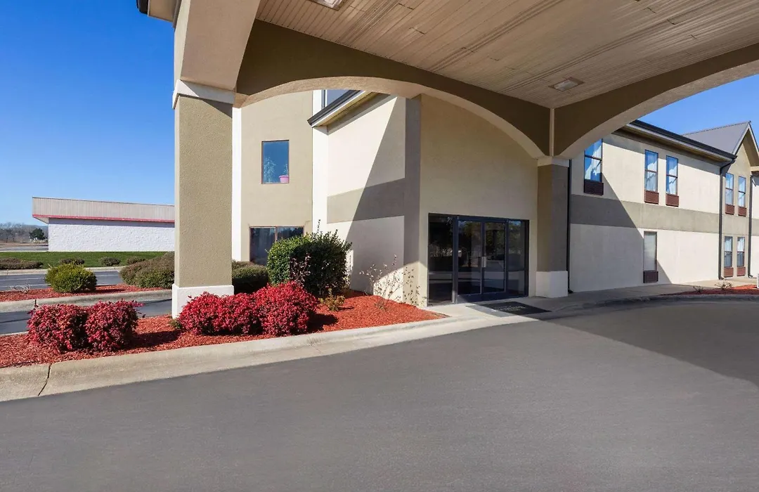Baymont By Wyndham Creedmoor-1