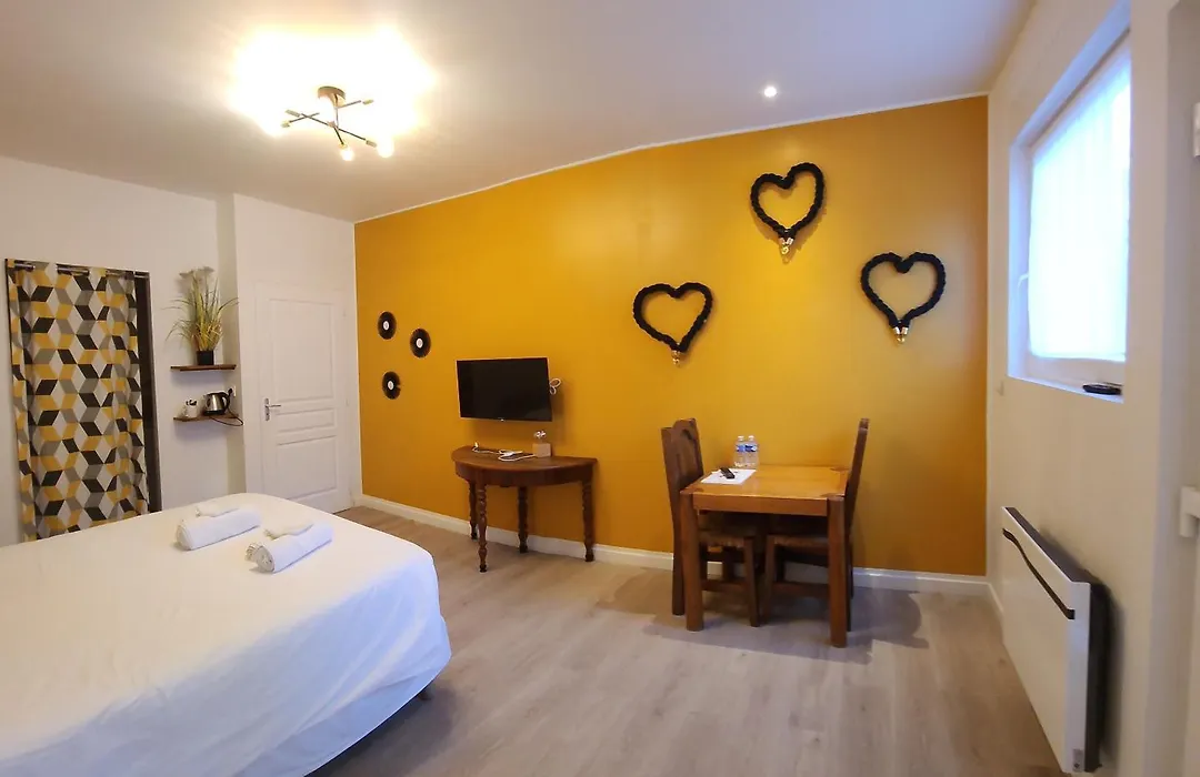 Chambres privées hyper-centre Epernay lit 160x200cm-1