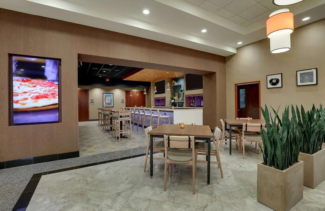 Drury Inn & Suites Charlotte Arrowood-1