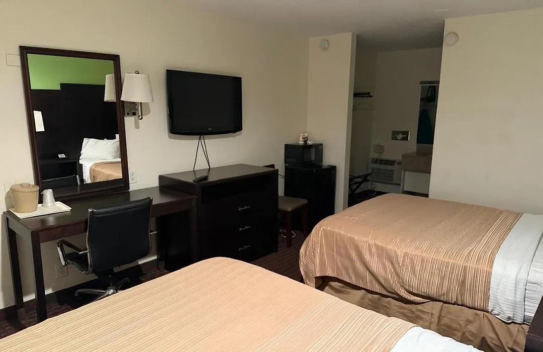 Hollister Inn-1