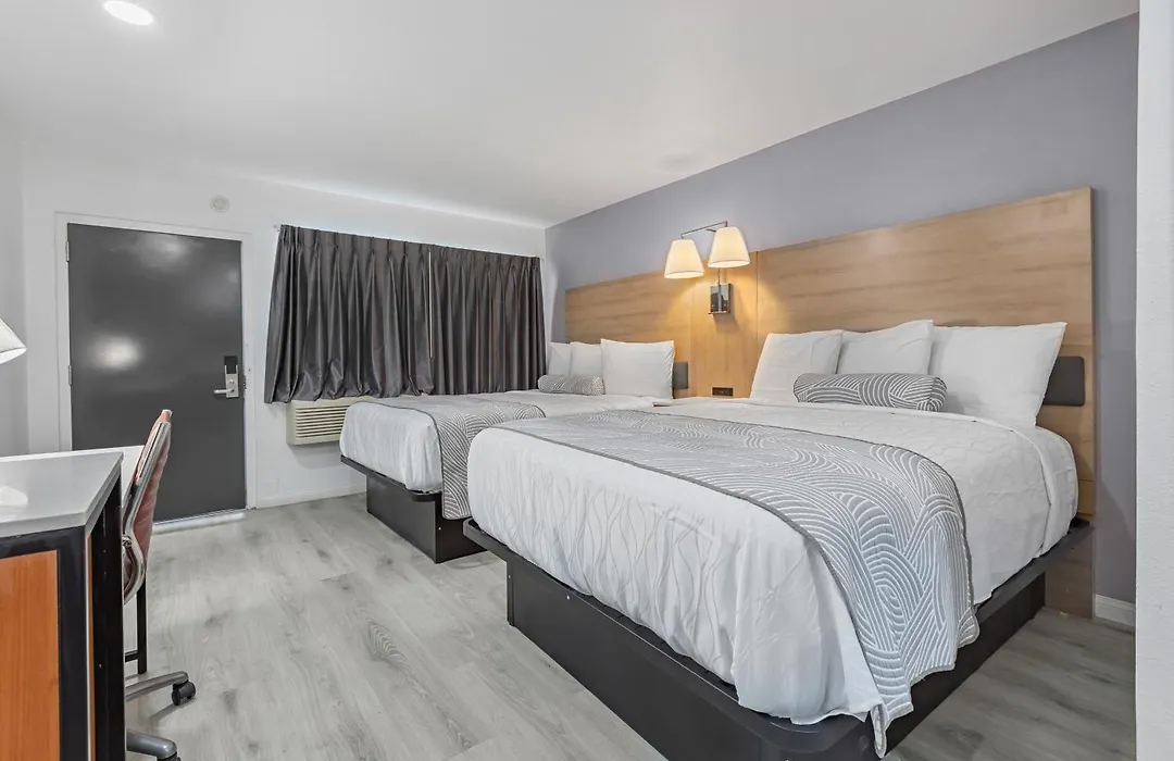 Inland Inn & Suites-1