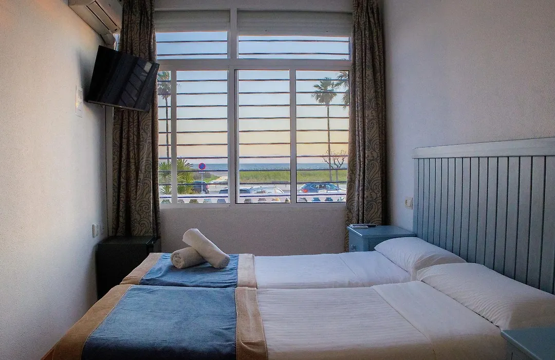 Hotel Playa Conil - Beachfront Studios & Suites-1