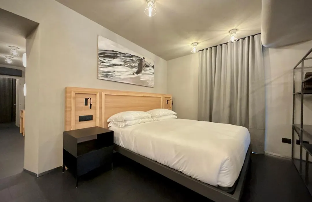 Hotel Village-1