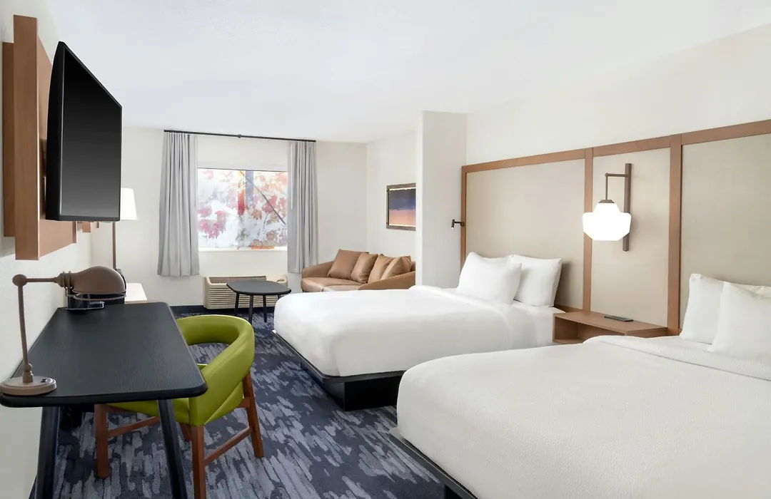 Fairfield Inn & Suites Saginaw-1