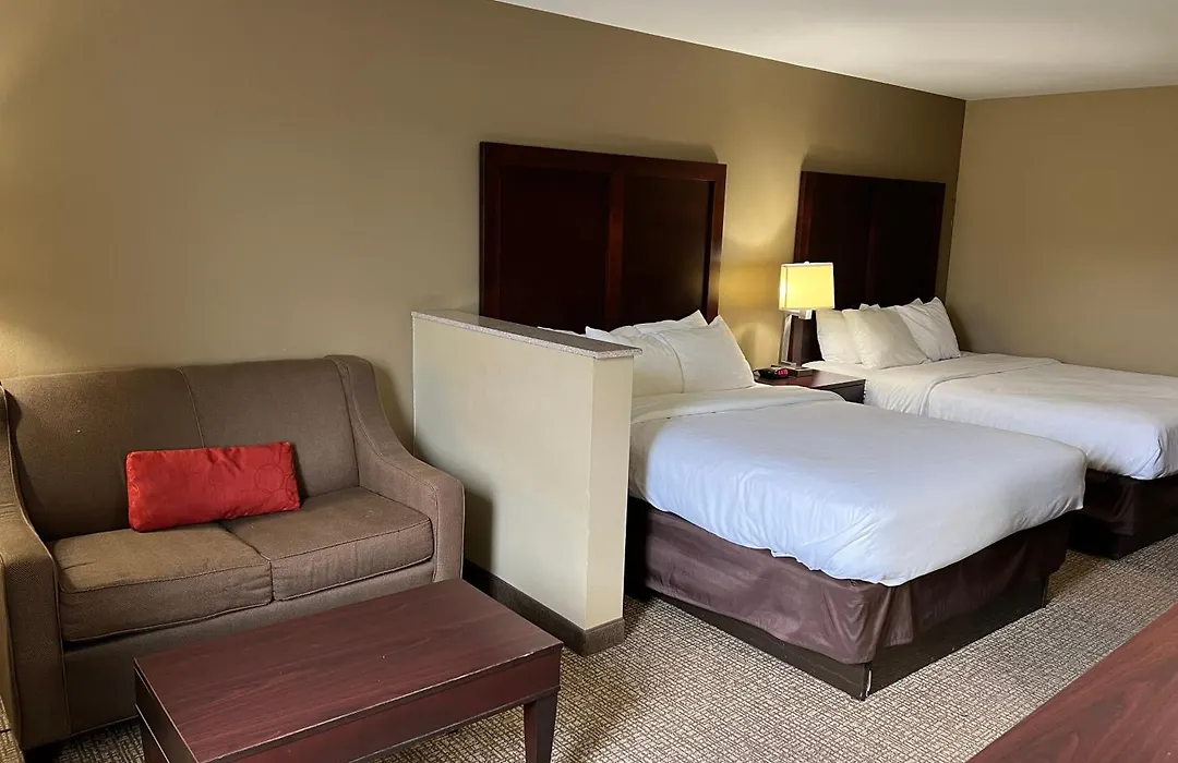 Days Inn & Suites By Wyndham Manheim Lebanon-1