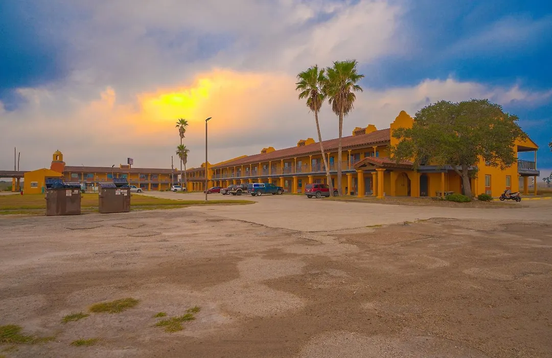 Oyo Hotel Kingsville - Hwy 77-1