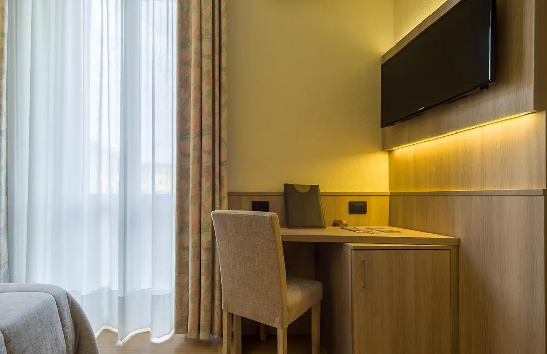 Hotel Est Piombino-1