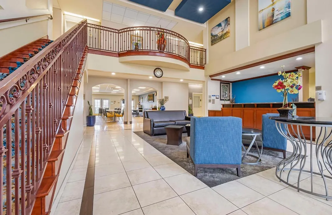 Best Western Plus Lake Elsinore Inn & Suites-1