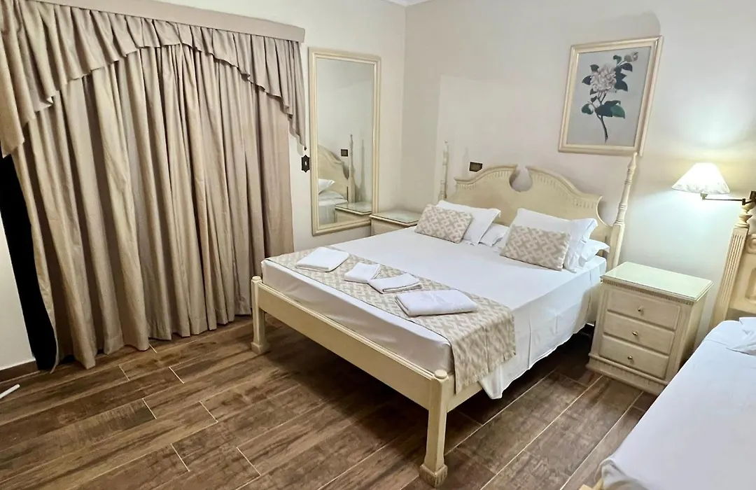 Biazi Paradise Hotel-1