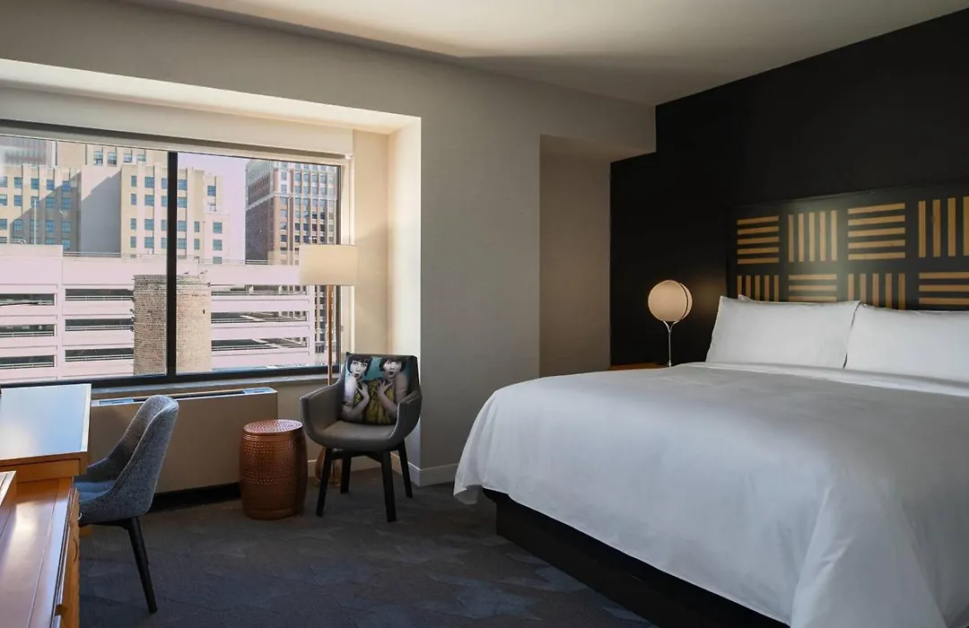 Renaissance Des Moines Savery Hotel-1