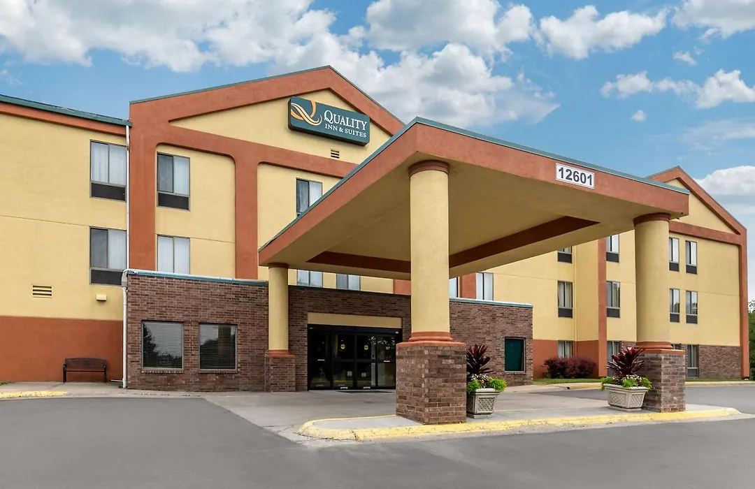 Quality Inn & Suites Lenexa Kansas City-1