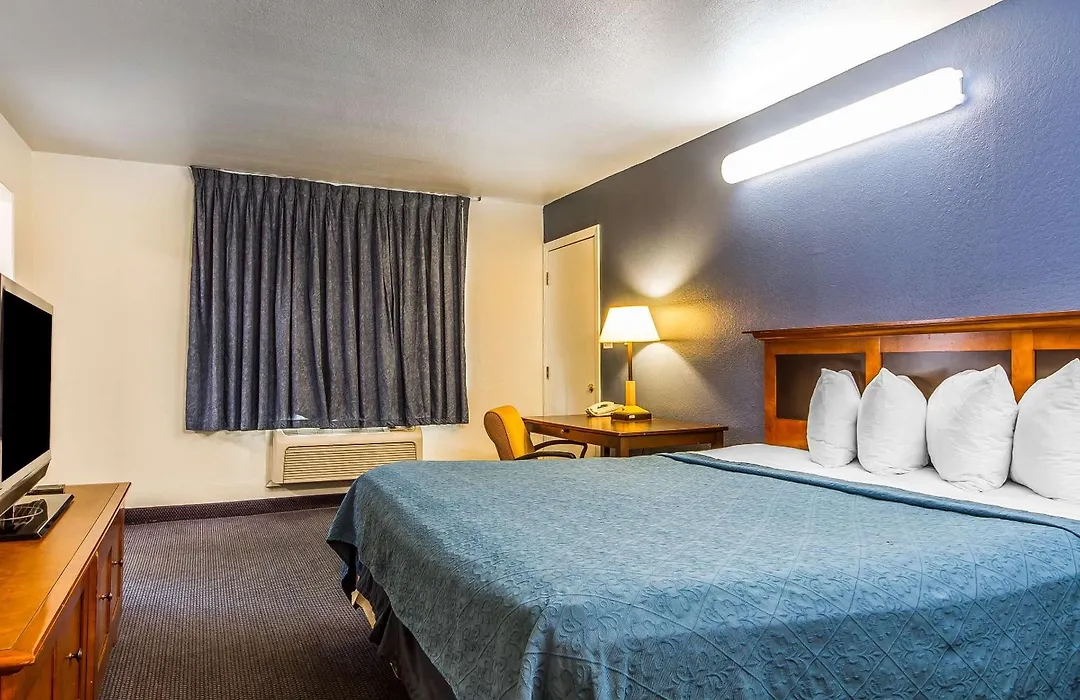 Auburn House Hotel-1