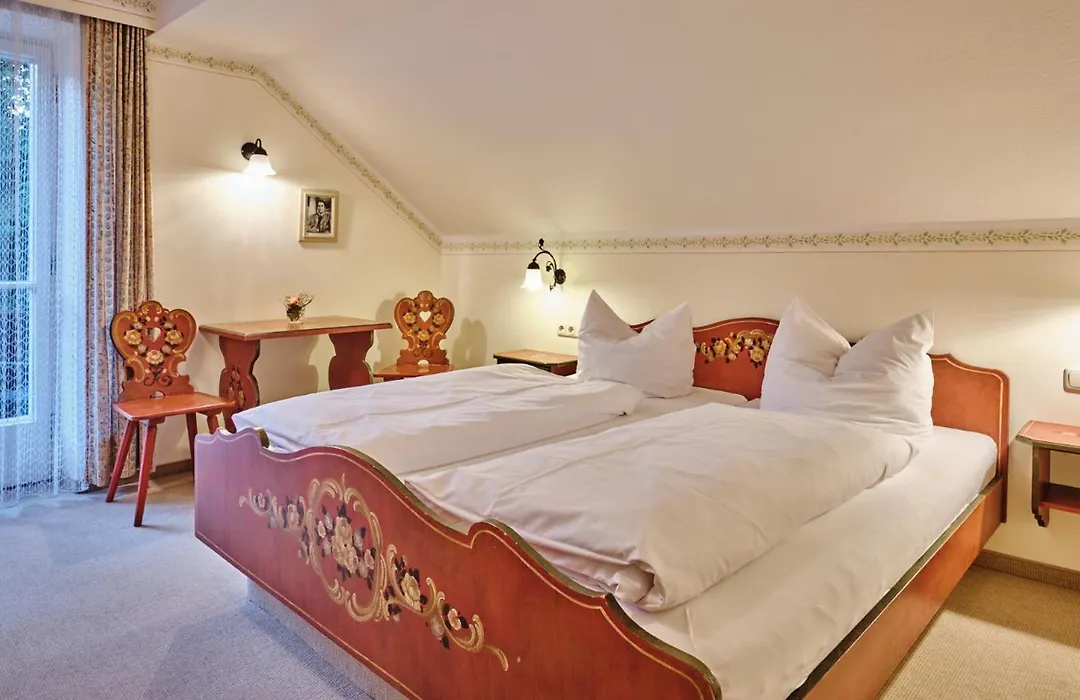 Landhotel Herzogstand Garni-1