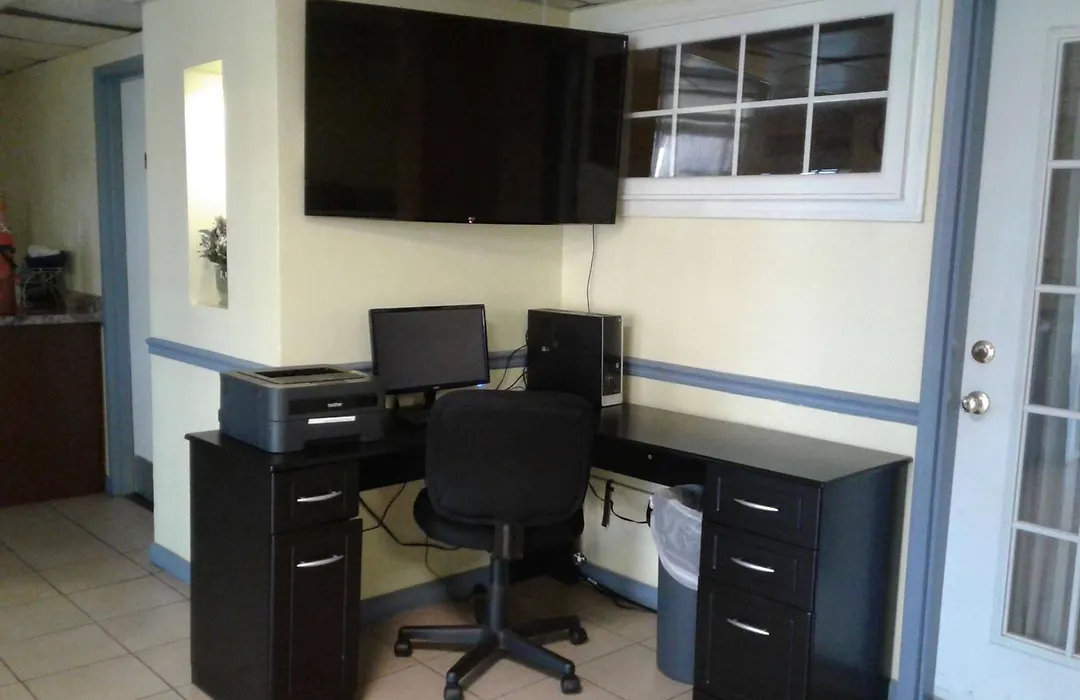 Days Inn By Wyndham Alexandria South-1