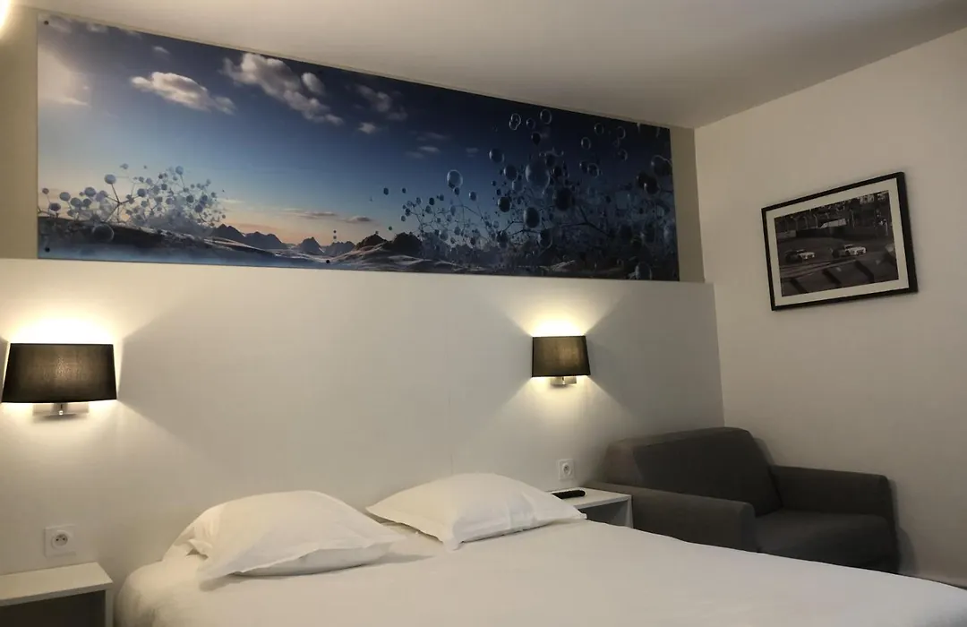 Hotel The Originals Bernay Acropole-1