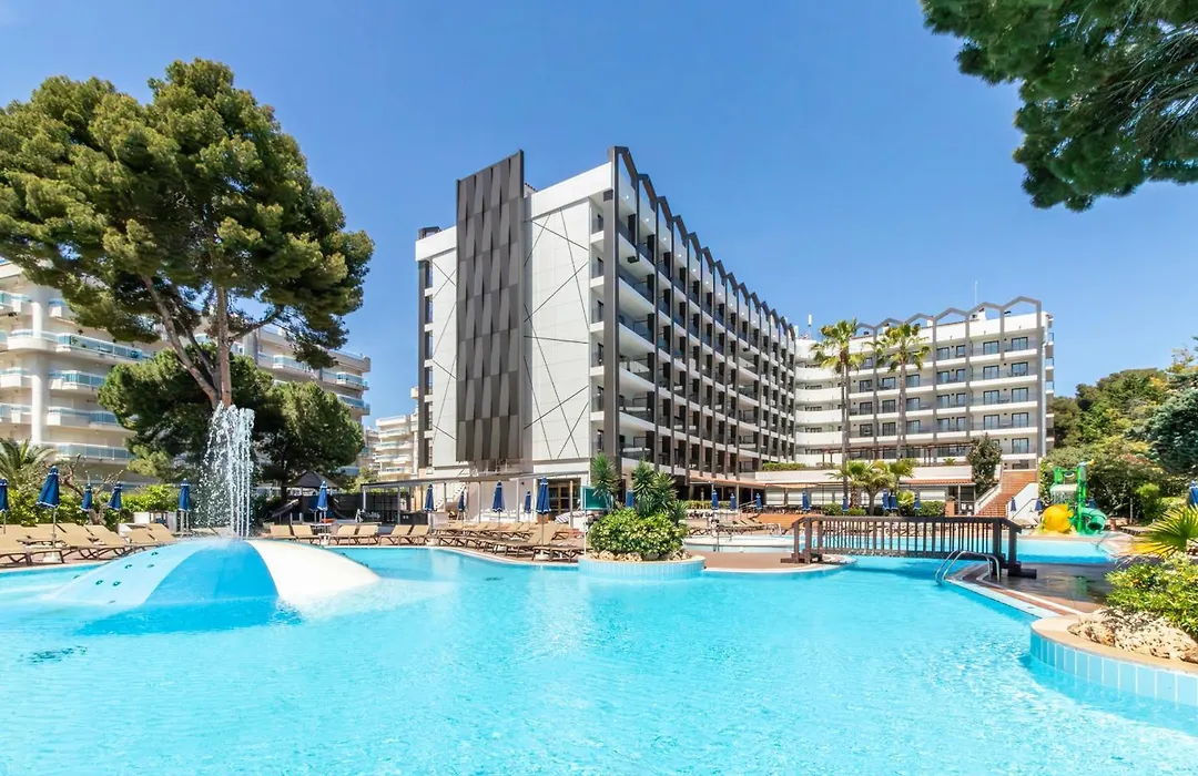 Golden Avenida Family Suites 4*-1