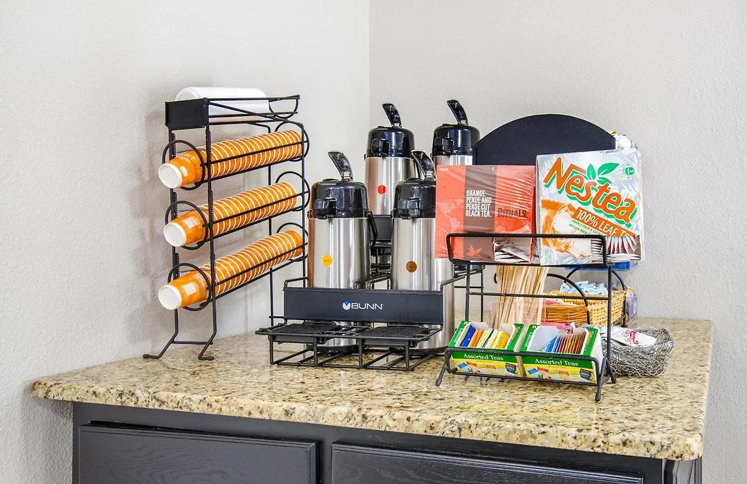 Mainstay Suites Madison Airport-1