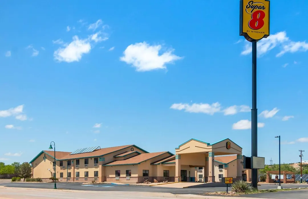 Super 8 By Wyndham Santa Rosa-1