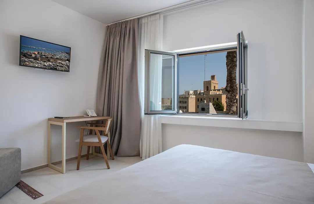 Hotel Albània-1