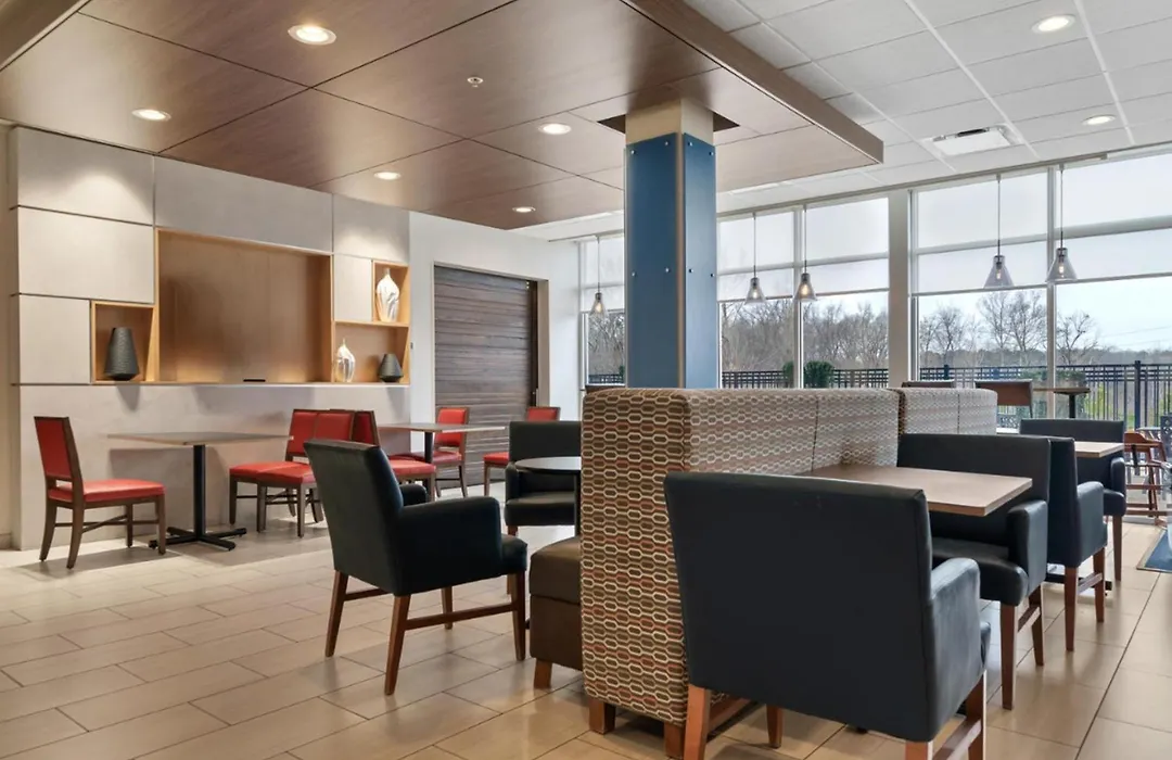 Holiday Inn Express & Suites Macon North By Ihg-1