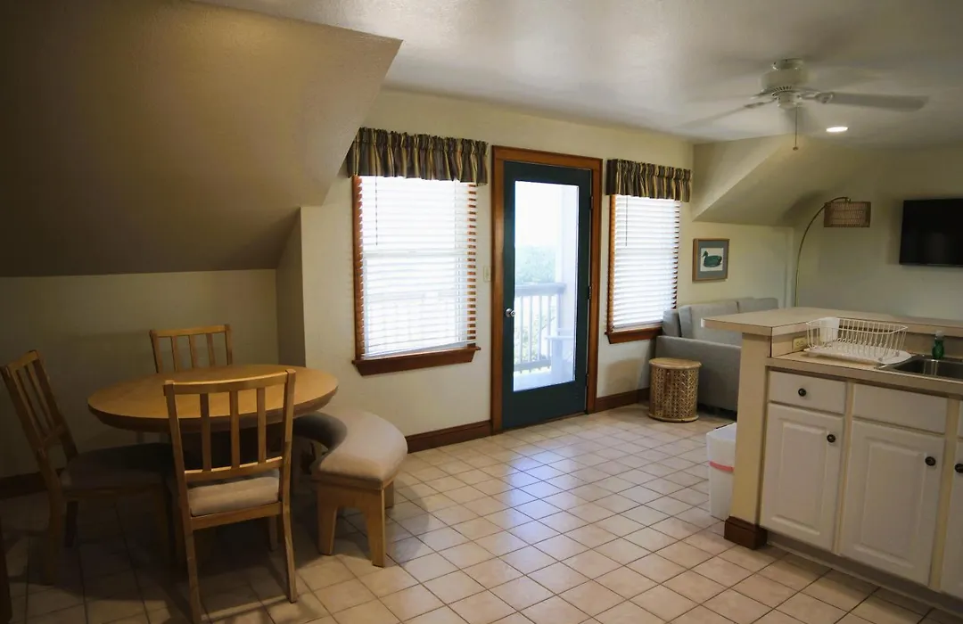 Pony Island Inn-1