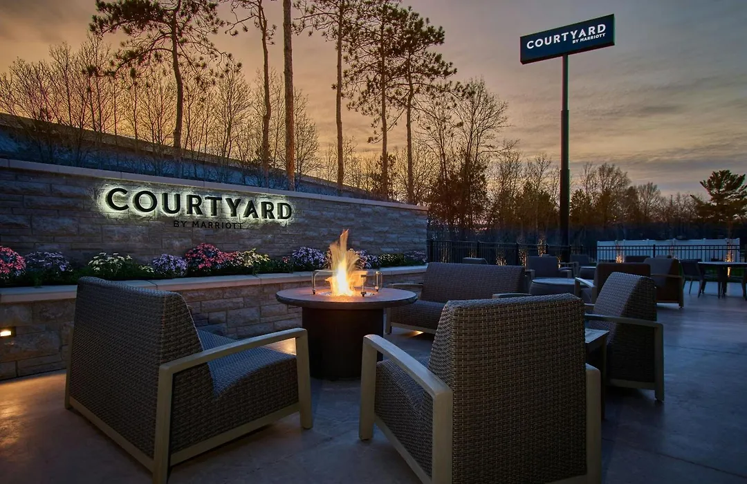Courtyard Wausau-1