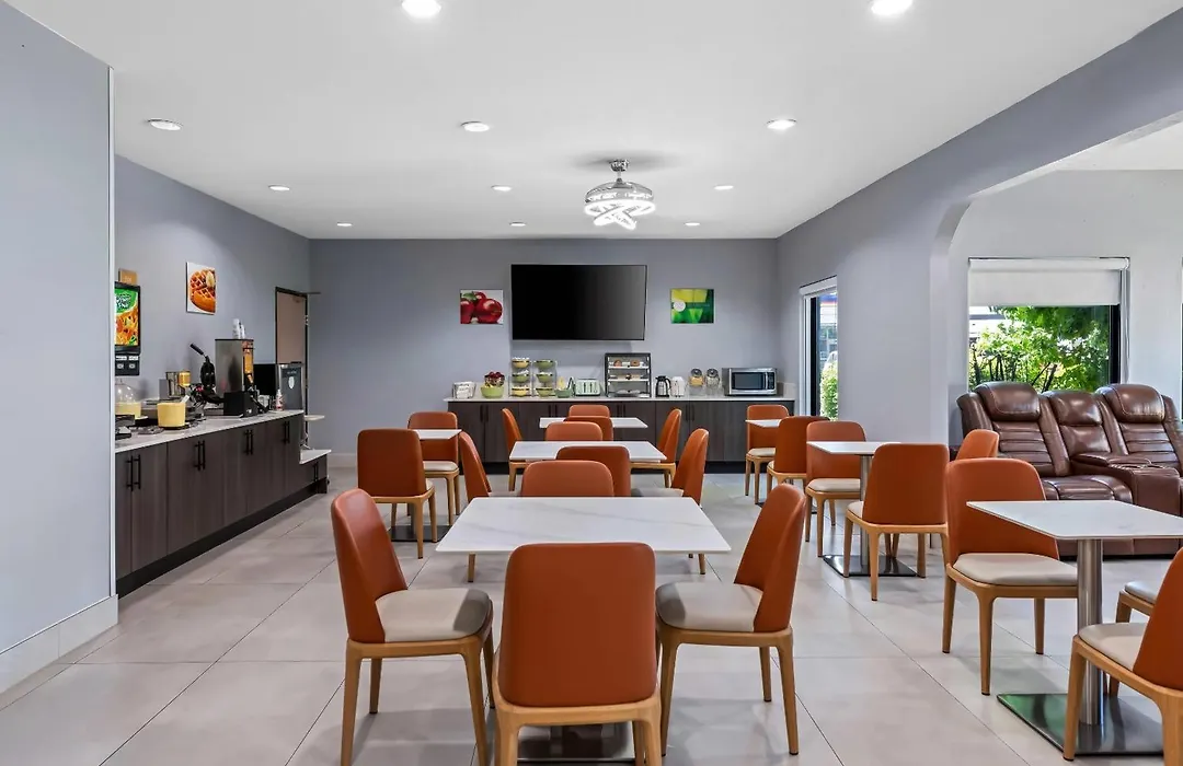 Quality Inn & Suites Manhattan-1